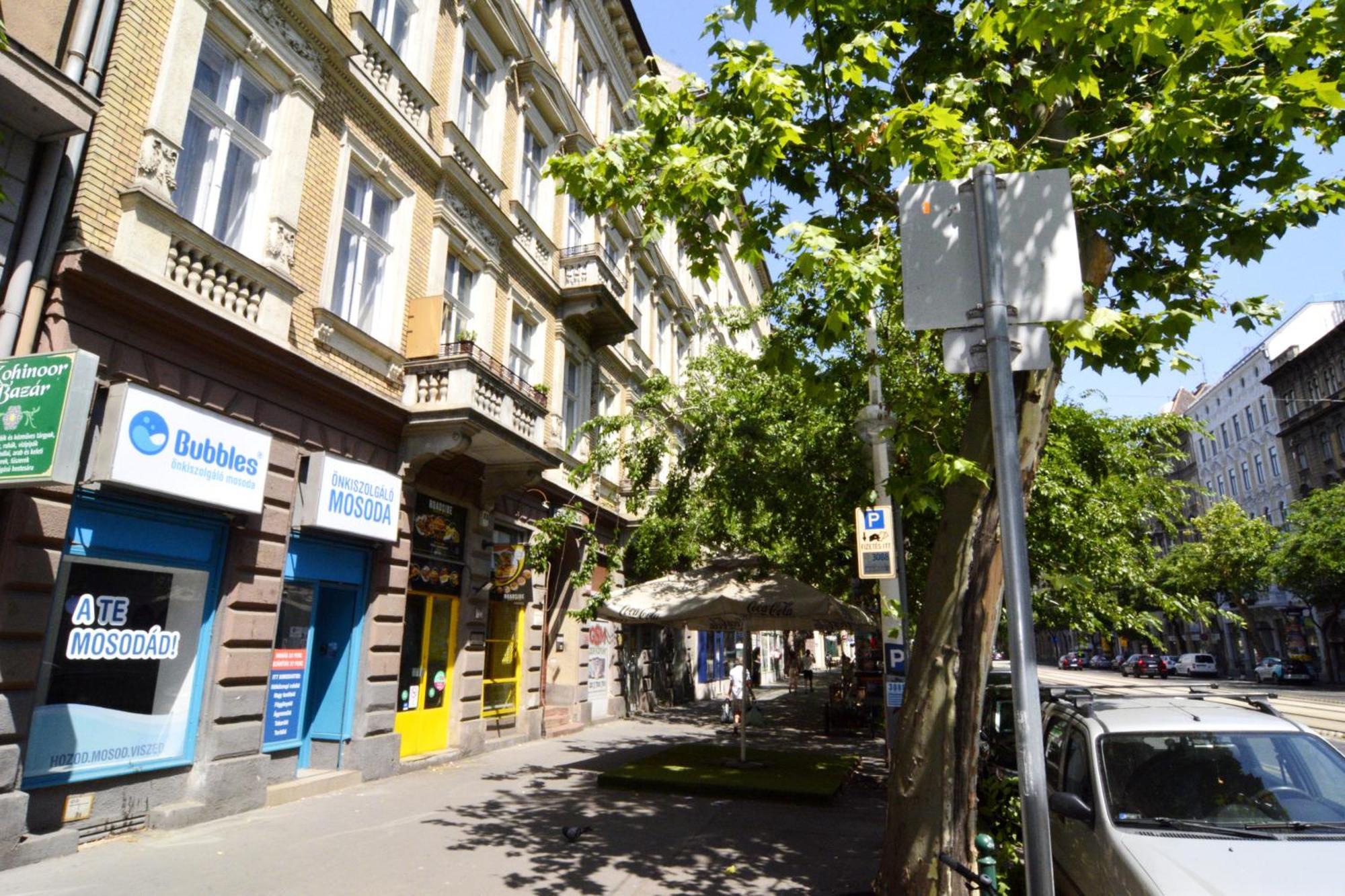 Little Americas East Coast Apartment บูดาเปสต์ ภายนอก รูปภาพ